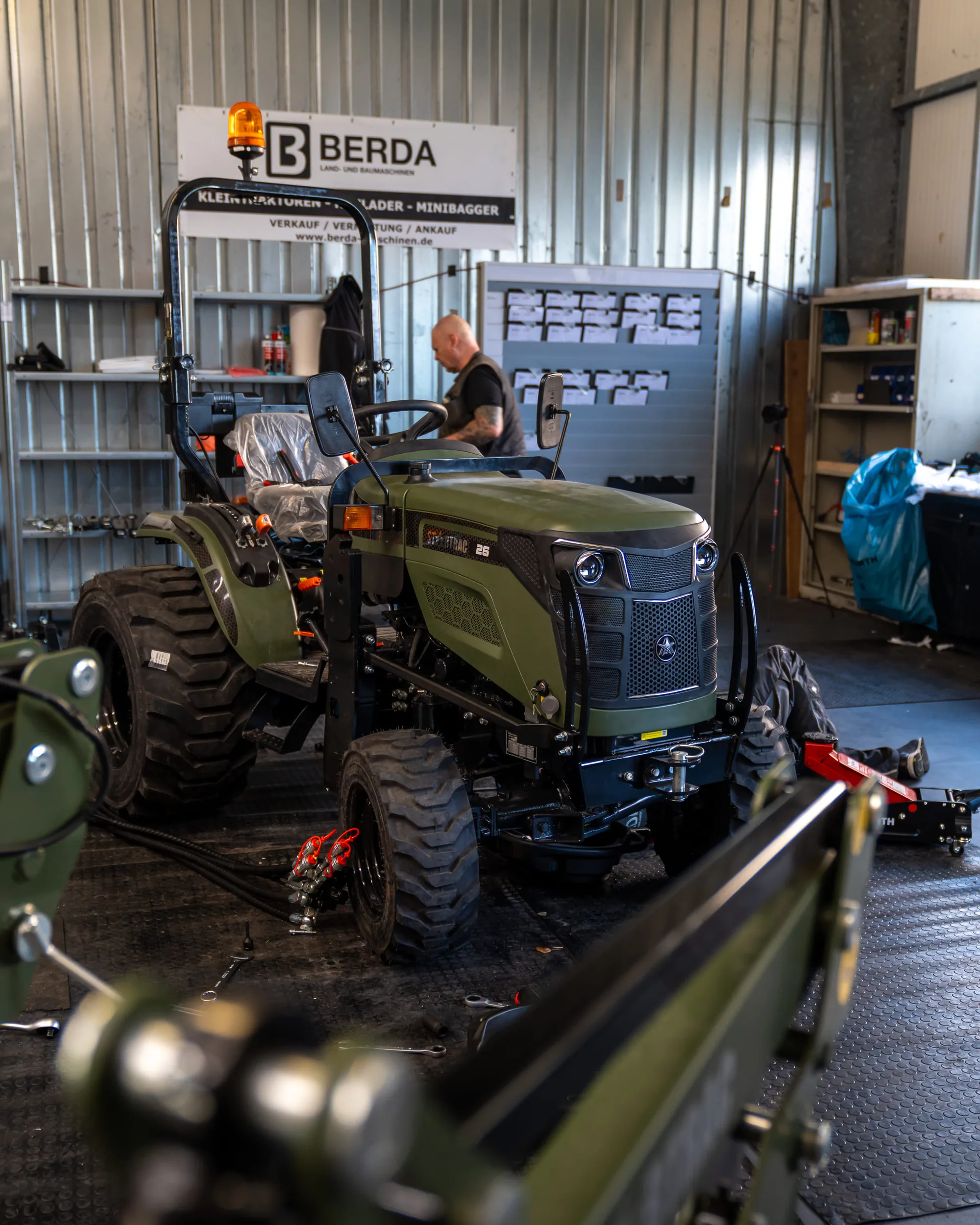 BERDA Alltag - Werkstatt, Showroom und Team