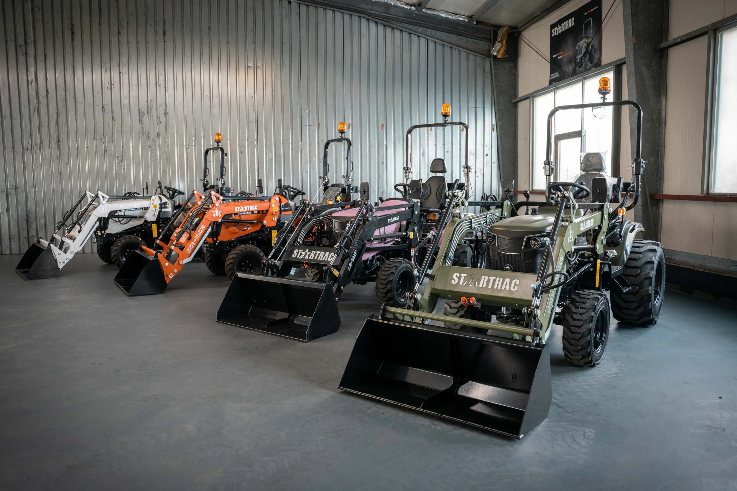 STARTRAC Kompakttraktor im BERDA-Showroom
