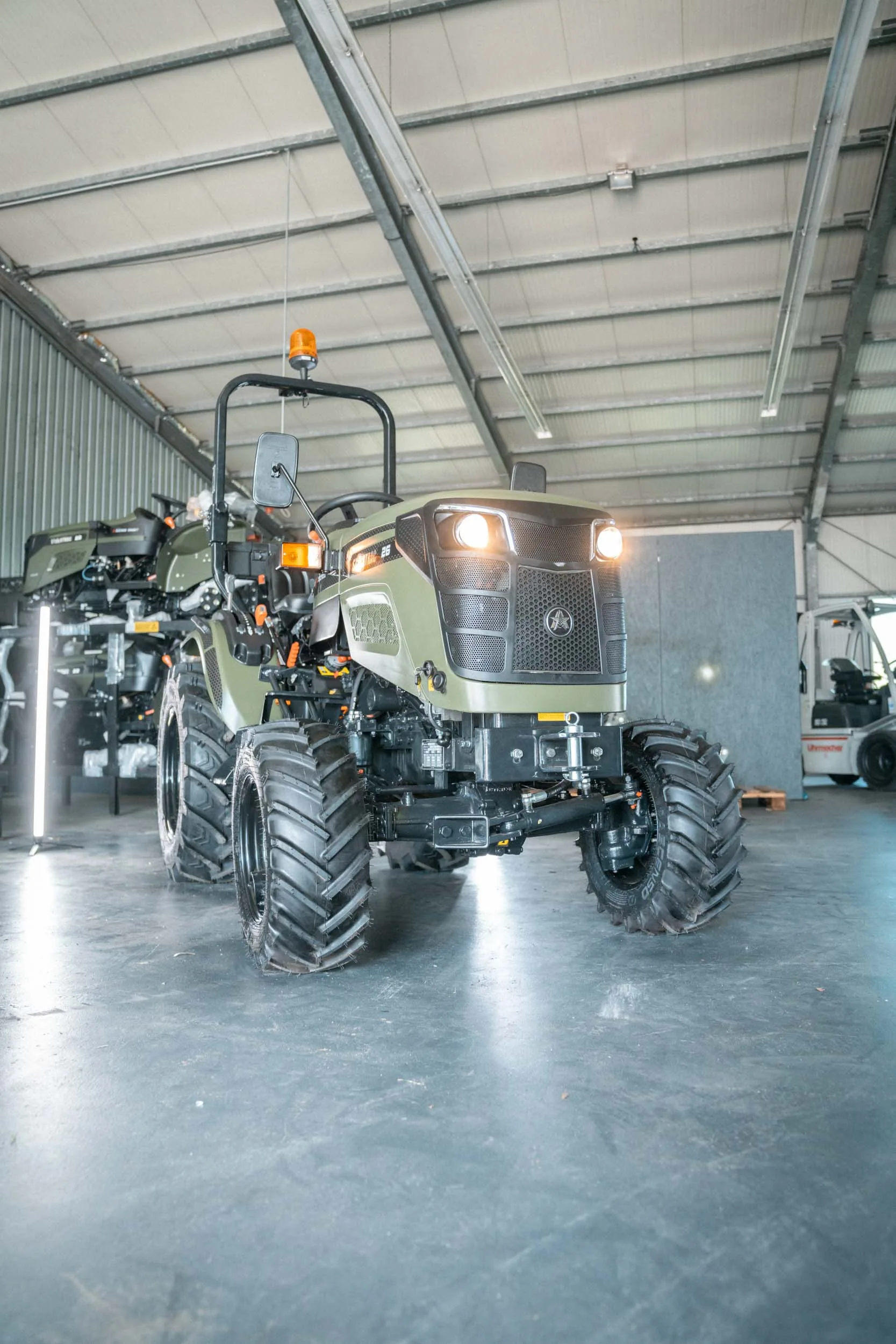 STARTRAC Kompakttraktor - BERDA Generalimport