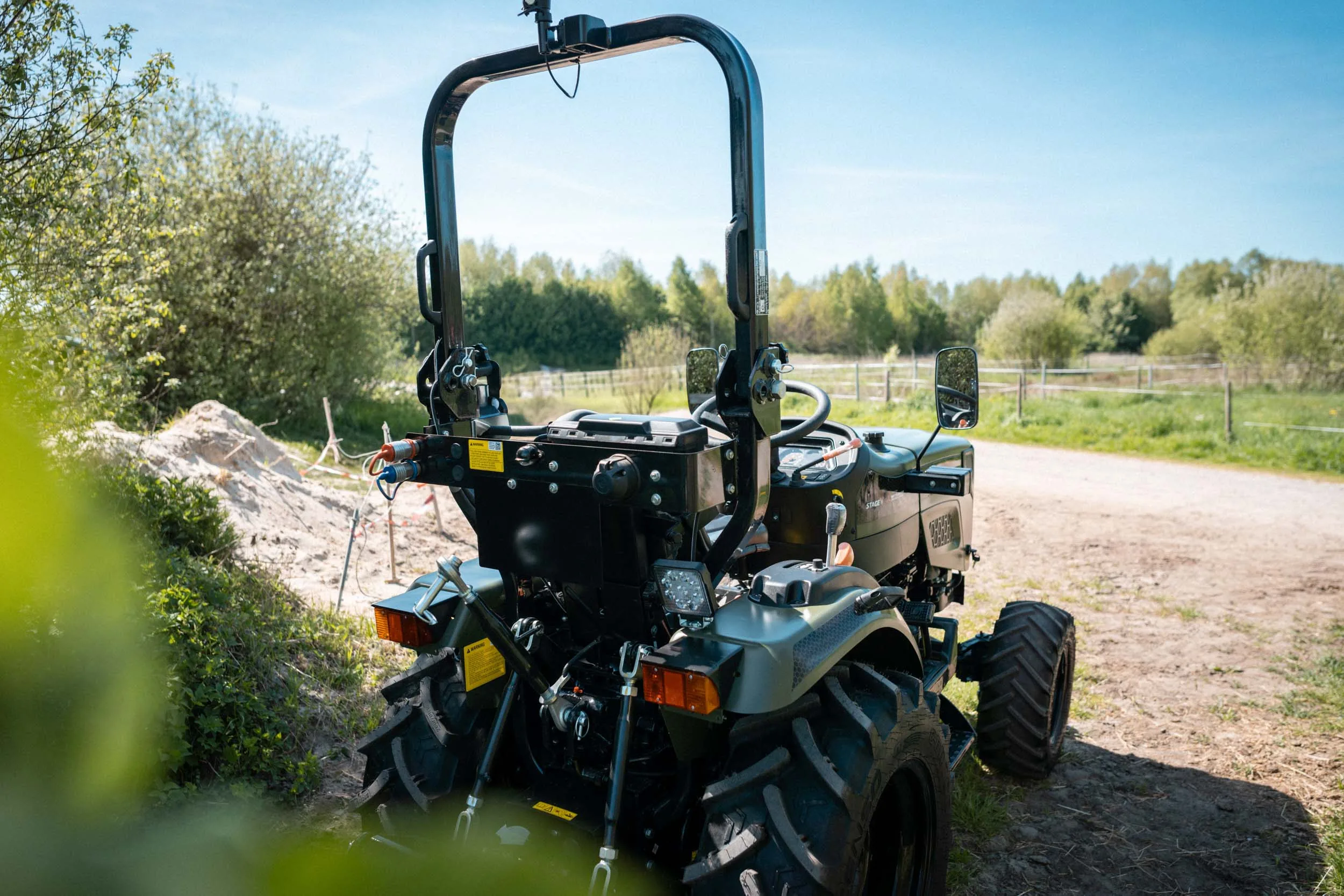 STARTRAC mit landwirtschaftlicher Bereifung im Feldeinsatz